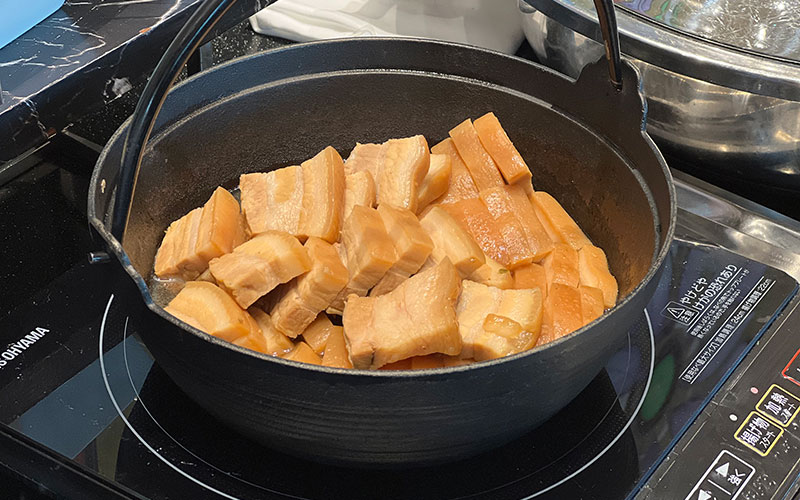 沖縄そばにのせて三枚肉そばに！「味付三枚肉」